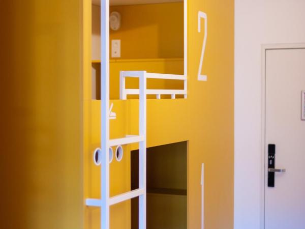 Hostel Le Hüb Toulon : photo 9 de la chambre lit dans un dortoir de 4 lits