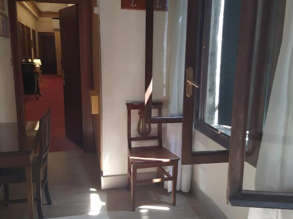 Hotel Alla Fava : photo 1 de la chambre chambre simple standard avec salle de bains commune