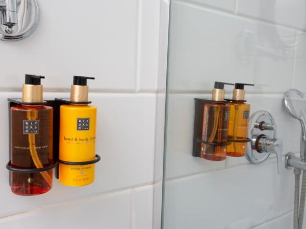 Casual del Mar Málaga : photo 9 de la chambre chambre lits jumeaux