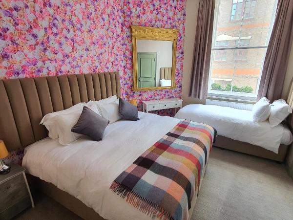 The Griffin Belle Hotel Vauxhall : photo 2 de la chambre chambre triple