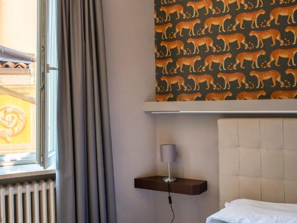 Casa di Sofia Città Alta : photo 9 de la chambre chambre triple avec salle de bains privative séparée