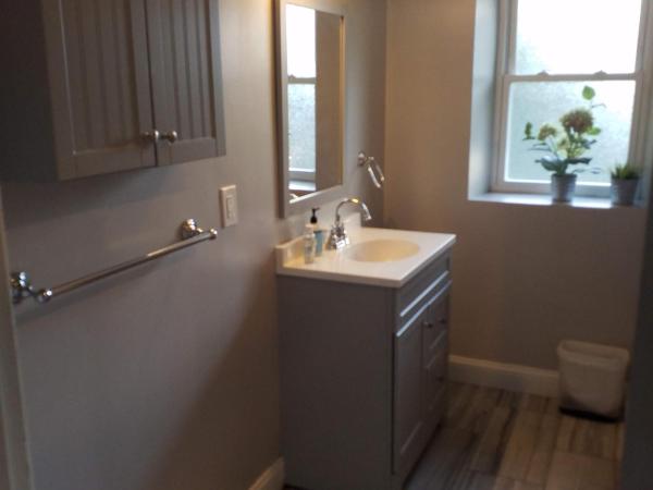 Fairmount House : photo 3 de la chambre chambre lit queen-size avec salle de bains commune