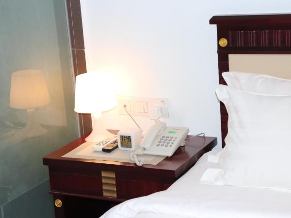 Hotel AL Amin : photo 5 de la chambre chambre double avec salle de bains privative