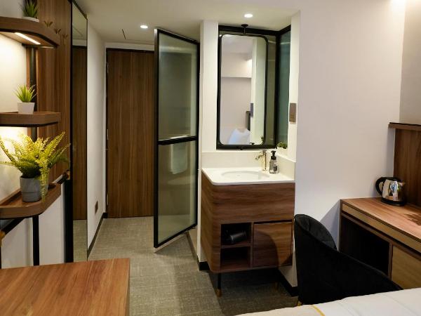 ST Signature Bugis Middle : photo 8 de la chambre cabin m, window, private bathroom