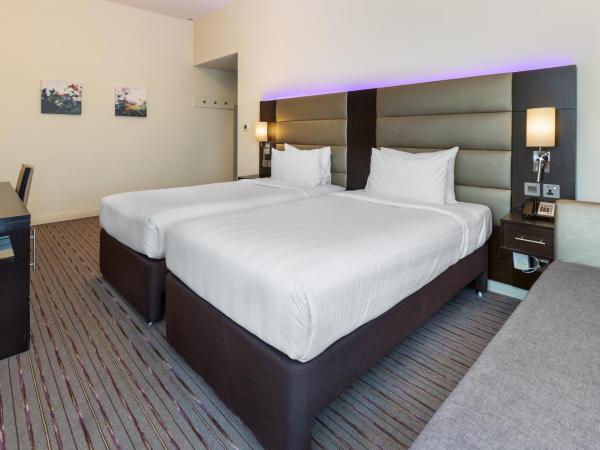 Premier Inn Dubai Ibn Battuta Mall : photo 4 de la chambre hébergement lits jumeaux d’angle - non-fumeurs