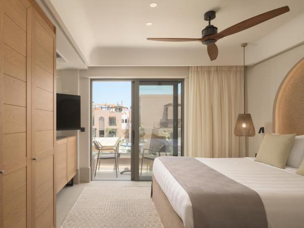 Paralos Venus Suites Adults Only : photo 3 de la chambre suite junior