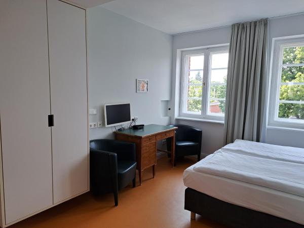 Gäste- und Tagungshaus am Glockengarten : photo 2 de la chambre chambre double