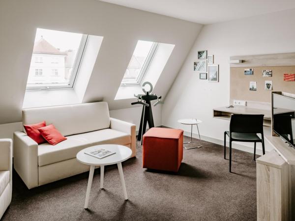 Vienna House Easy by Wyndham München : photo 5 de la chambre suite junior