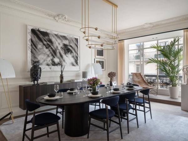 The very central location allows you to go everywhere in Paris in 30 minutes : photo 7 de la chambre appartement avec douche