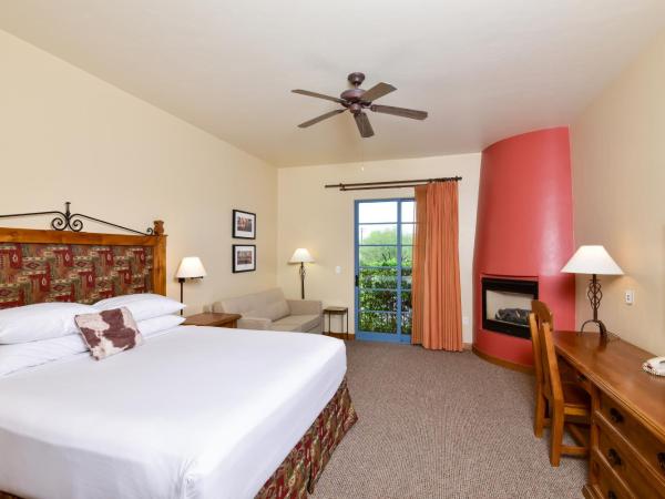 Lodge On The Desert : photo 2 de la chambre chambre lit king-size avec baignoire spa