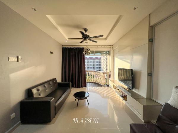 Maison Seaview Suites Port Dickson : photo 4 de la chambre suite lit king-size - vue sur piscine
