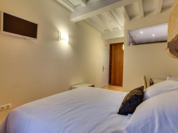 Hotel Montenegro Compostela : photo 7 de la chambre chambre double