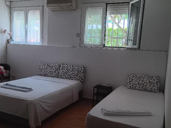 El Colmenar Habitaciones : photo 3 de la chambre chambre triple avec salle de bains privative