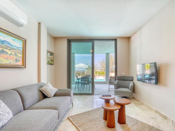 Olira Türkbükü Residences : photo 3 de la chambre appartement - vue sur piscine 