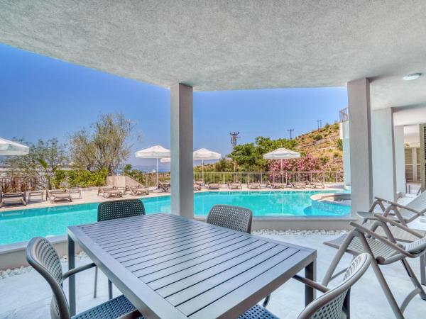 Olira Türkbükü Residences : photo 8 de la chambre appartement - vue sur piscine 