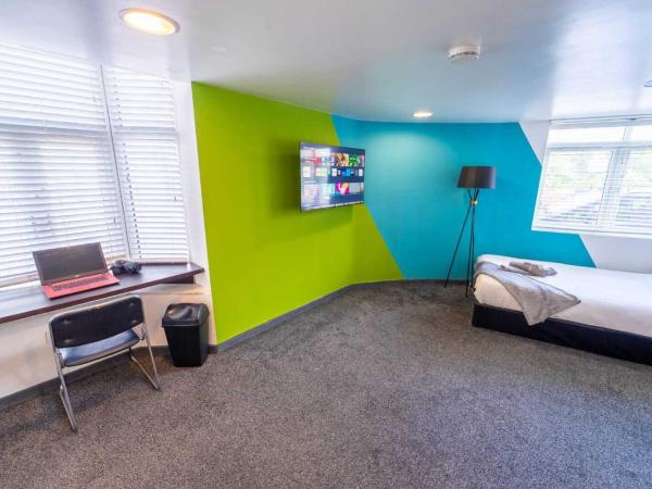 STAY SA Equipped Studios 10 mins from City centre and next to UOB! : photo 1 de la chambre studio