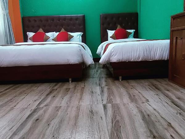 Nepalaya Home Hostel : photo 1 de la chambre chambre familiale avec salle de bains privative