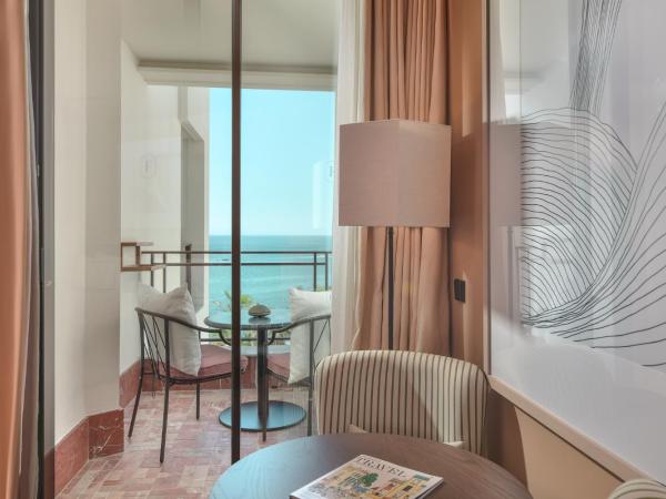 El Fuerte Marbella : photo 2 de la chambre chambre double suprême - vue partielle sur mer