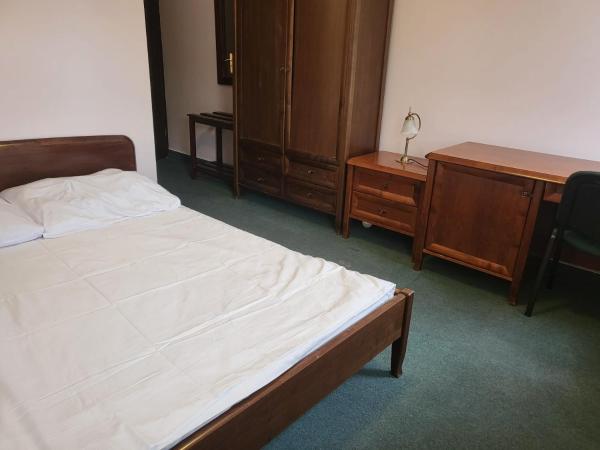 Hostel Bialoleka - Darmowy parking, szybkie Wifi! : photo 2 de la chambre chambre double Économique