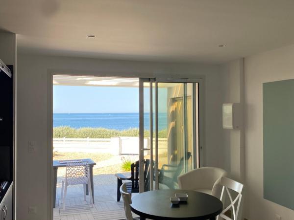 La Vigie Vacances : photo 1 de la chambre studio - rez-de-chaussée - vue sur mer