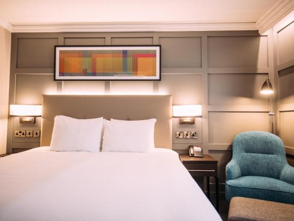 Crowne Plaza - Belfast, an IHG Hotel : photo 1 de la chambre chambre lit king-size standard avec accès au salon