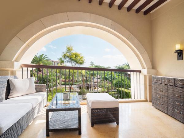 JW Marriott Sanya Haitang Bay Resort & Spa : photo 2 de la chambre family room, guest room, 1 king, garden view, balcony