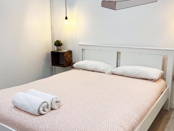 Way Hostel Madrid : photo 7 de la chambre chambre triple avec salle de bains privative