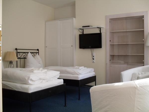 Apartma La Provence : photo 9 de la chambre studio avec lits jumeaux