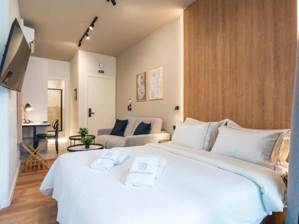 Athesense Suites : photo 1 de la chambre chambre double deluxe avec balcon