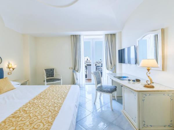 Hotel Nettuno : photo 1 de la chambre chambre double supérieure avec balcon - vue sur mer