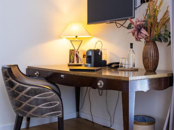 Hôtel Des Gouverneurs : photo 2 de la chambre chambre supérieure - vue sur mer