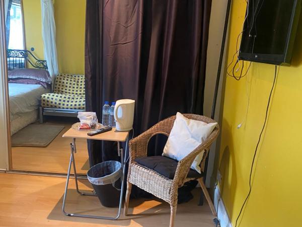 Big Home in London, Forest Hill : photo 5 de la chambre chambre double - vue sur jardin