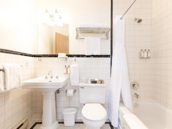 Hotel Eldorado at Eldorado Resort : photo 4 de la chambre petite chambre lit queen-size - vue sur lac