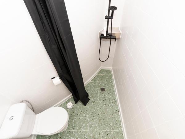 Cheese & Wine Lapa : photo 9 de la chambre chambre double avec salle de bains privative