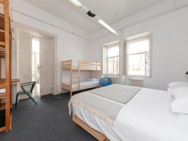 Cheese & Wine Lapa : photo 8 de la chambre chambre familiale avec salle de bains privative séparée