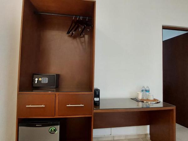 Casa Allende Morelia : photo 4 de la chambre chambre lit king-size deluxe