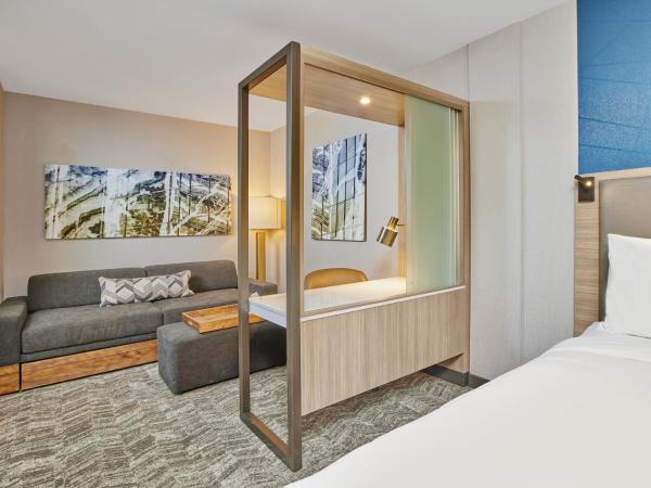 SpringHill Suites by Marriott Chicago Chinatown : photo 3 de la chambre suite avec 2 lits queen-size et lit gigogne - adaptée aux personnes malentendantes