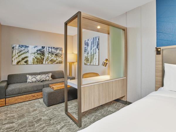 SpringHill Suites by Marriott Chicago Chinatown : photo 3 de la chambre suite avec 2 lits queen-size et lit gigogne - adaptée aux personnes malentendantes