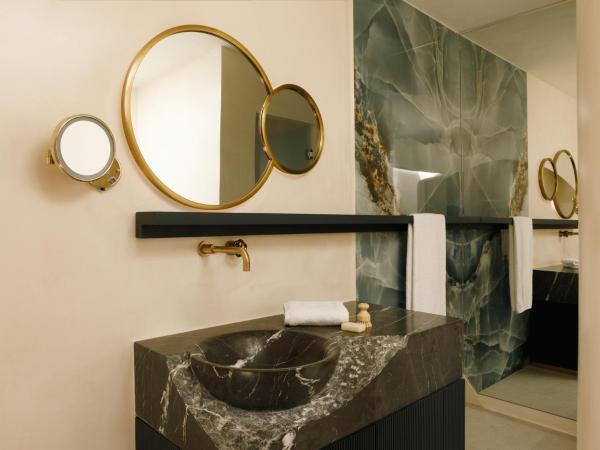 Elysian Retreat : photo 10 de la chambre villa serenity - vue sur piscine et mer