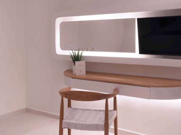 Andronikos Hotel : photo 7 de la chambre suite / sea view jacuzzi