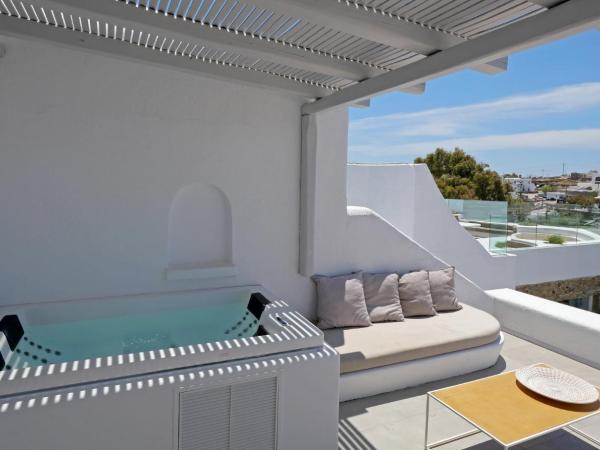 Andronikos Hotel : photo 3 de la chambre suite / sea view jacuzzi