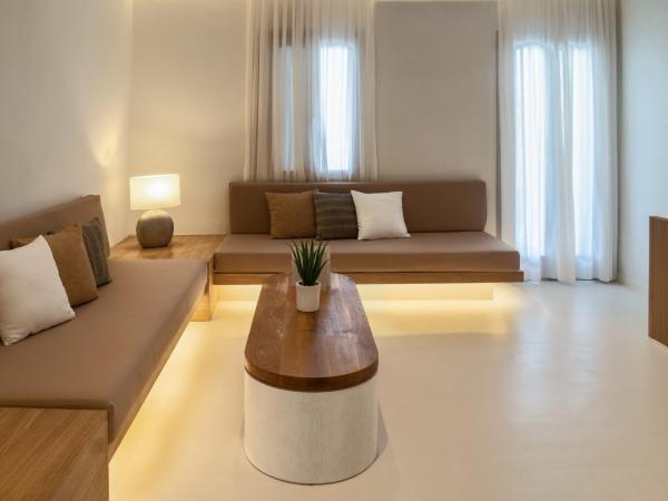 Andronikos Hotel : photo 6 de la chambre suite / sea view jacuzzi