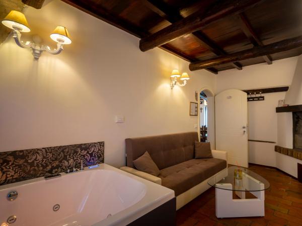 Villa Ca' Viola Rimini : photo 3 de la chambre suite supérieure lit king-size