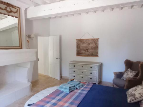 Le Mas Neuf 1752 : photo 1 de la chambre chambre familiale avec terrasse 