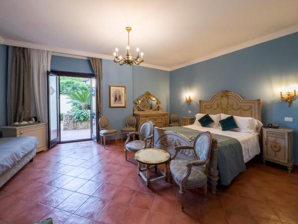 Hotel Sirius : photo 2 de la chambre chambre familiale avec terrasse - vue latérale sur mer