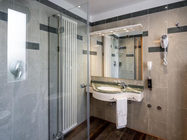 Best Western Maison B Hotel : photo 5 de la chambre suite junior avec jacuzzi - vue sur mer