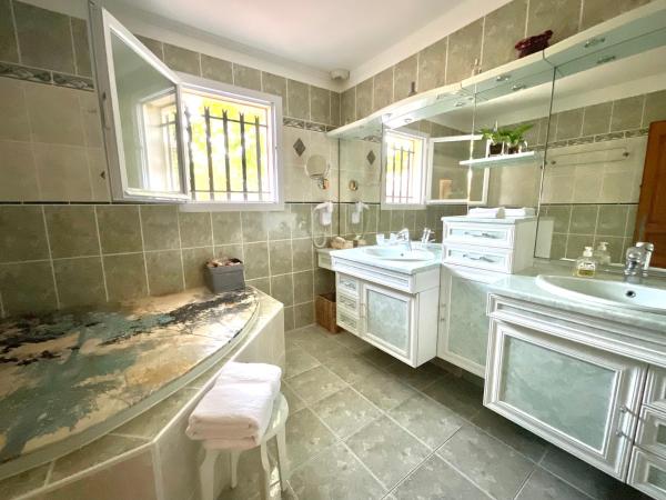 Chambres d'hôtes Les Noisetiers : photo 8 de la chambre appartement deluxe