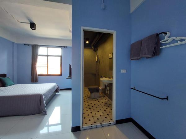 HOUSEMODE - BAANYAI @ Wongwian Yai : photo 6 de la chambre chambre standard lit queen-size