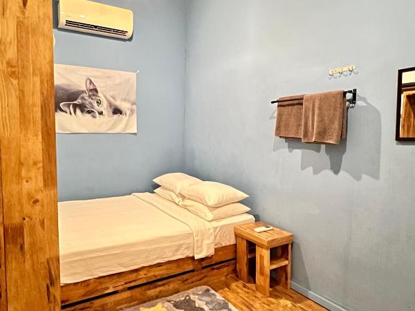 My Guesthouse 109 - SELF CHECK IN : photo 5 de la chambre chambre double avec salle de bains commune