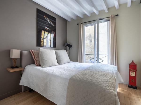 Room in Apartment - Cosy place in the Hear of Paris : photo 9 de la chambre chambre double